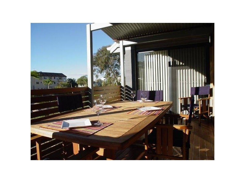 1/12 Russell Street, Hawks Nest NSW 2324