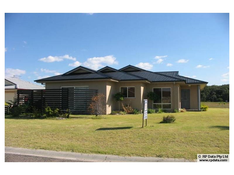24 Dunshea AVENUE, Tea Gardens NSW 2324