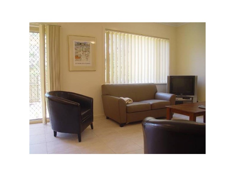 2/25 Tuloa Avenue, Hawks Nest NSW 2324