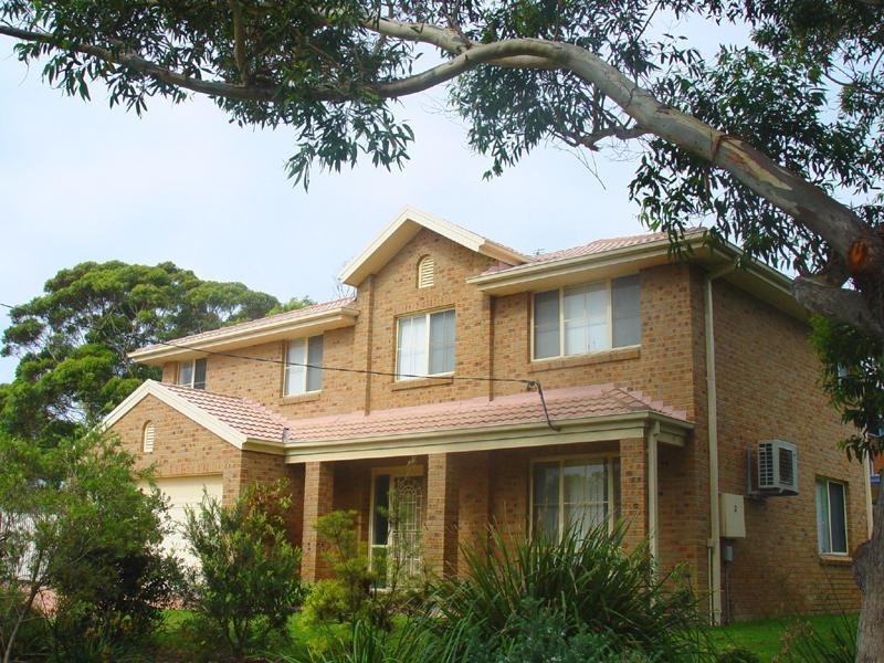 2 Kikarra Crescent, Hawks Nest NSW 2324