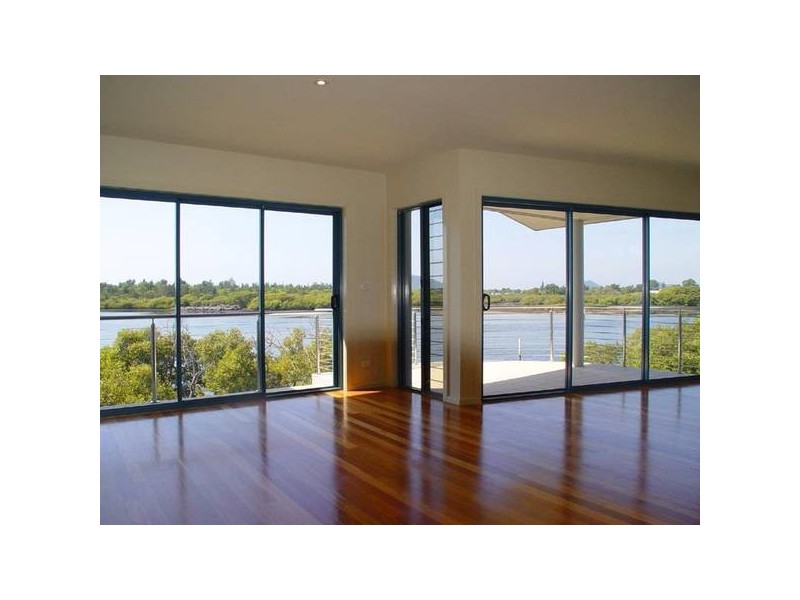 1 Marine Drive, Tea Gardens NSW 2324