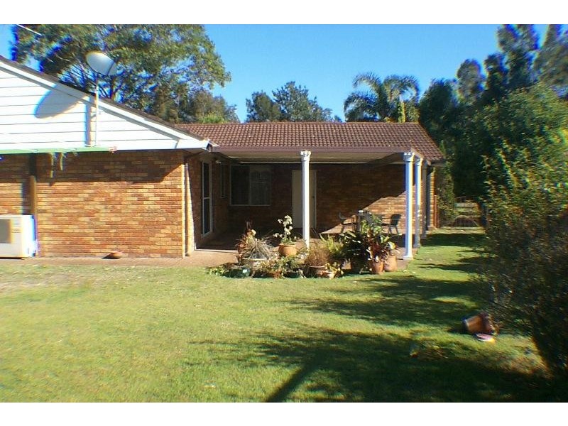 4 Albatross AVENUE, Hawks Nest NSW 2324