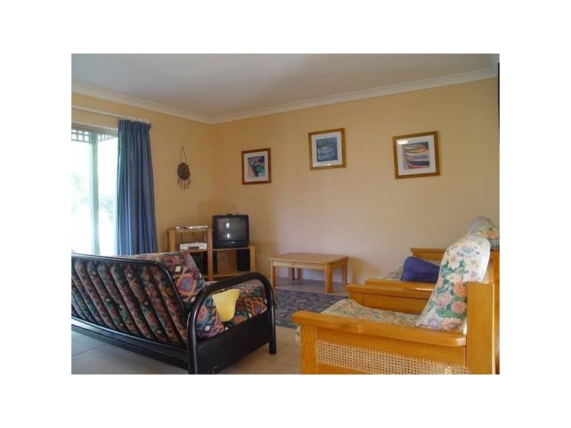 2/1 Margaret Street, Hawks Nest NSW 2324