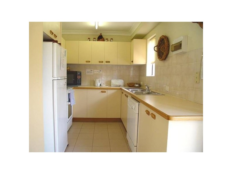 2/1 Margaret Street, Hawks Nest NSW 2324