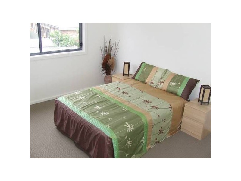 2/6 Muneela Avenue, Hawks Nest NSW 2324