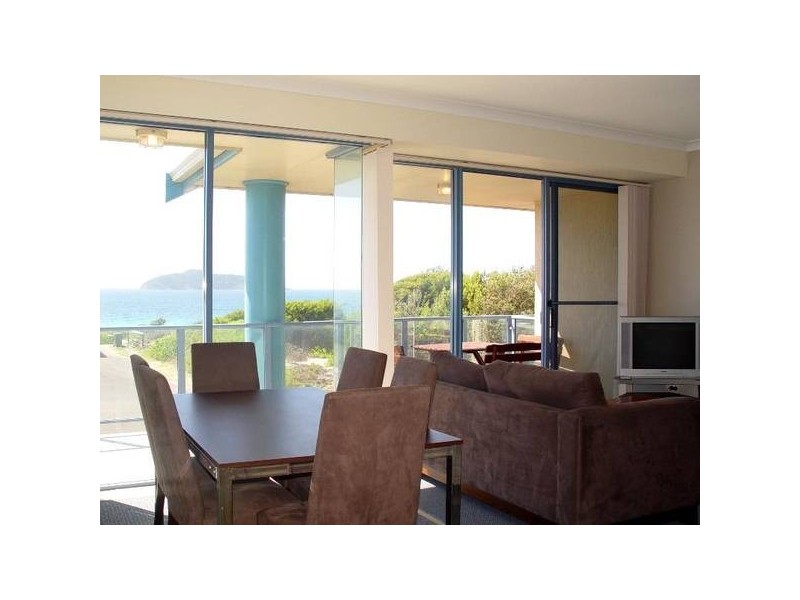 6/1 BEACH Road, Hawks Nest NSW 2324