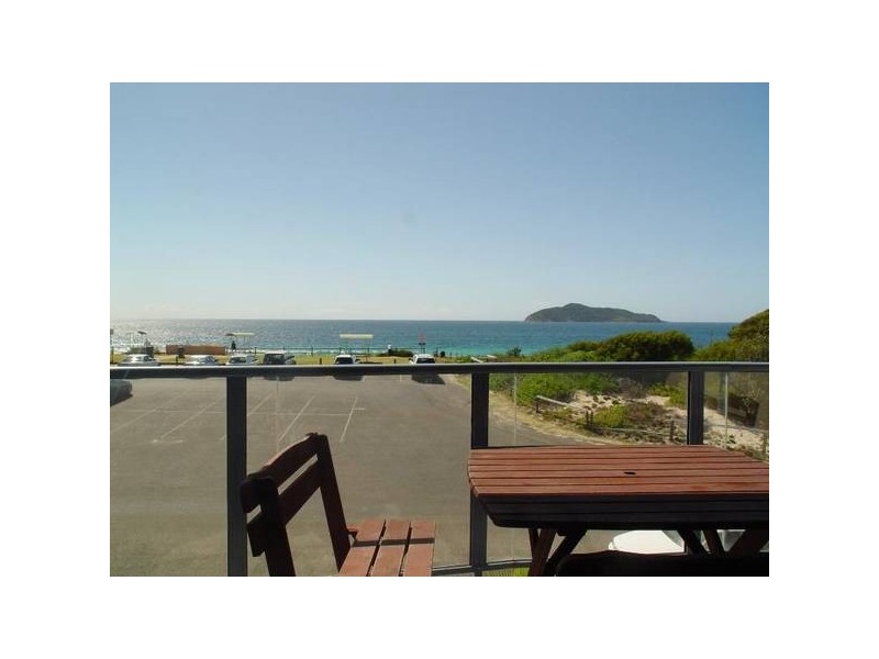 6/1 BEACH Road, Hawks Nest NSW 2324