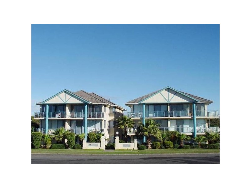 6/1 BEACH Road, Hawks Nest NSW 2324