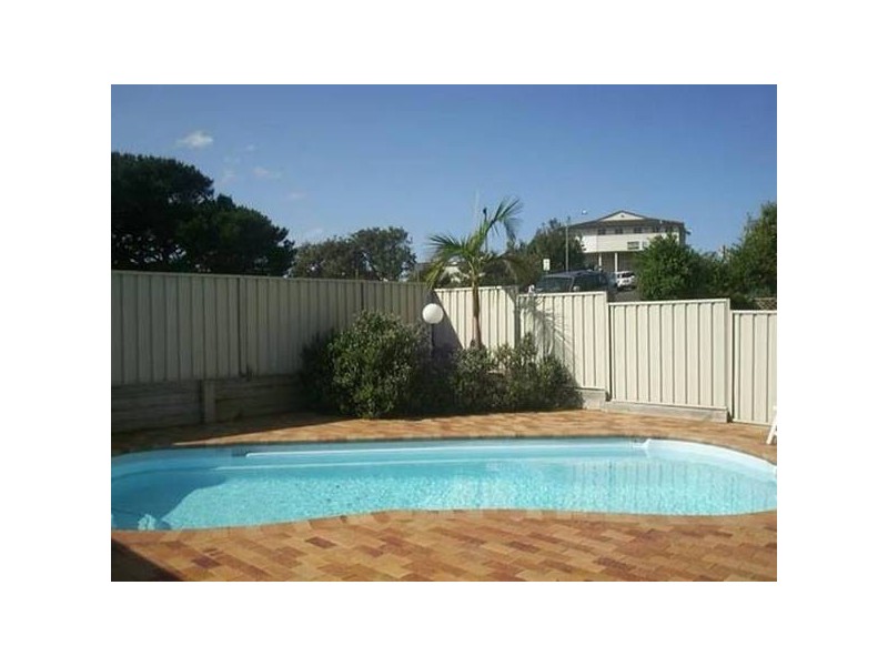 6/1 BEACH Road, Hawks Nest NSW 2324