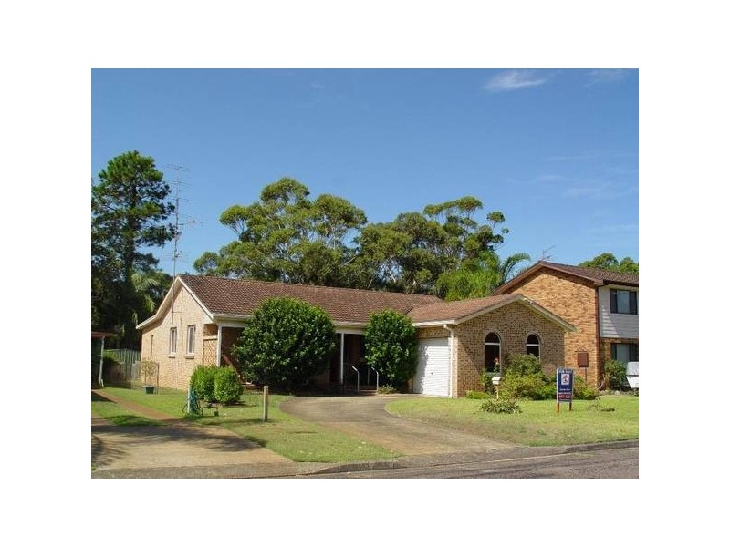 16 Albatross Avenue, Hawks Nest NSW 2324