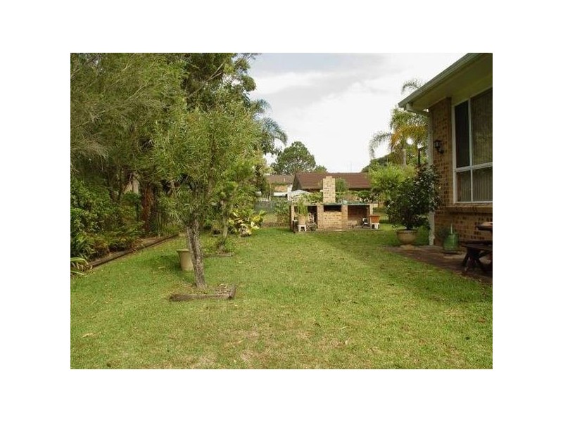 16 Albatross Avenue, Hawks Nest NSW 2324