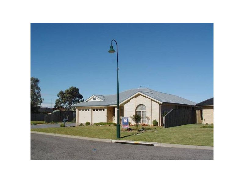 35 COOLABAH Close, Tea Gardens NSW 2324