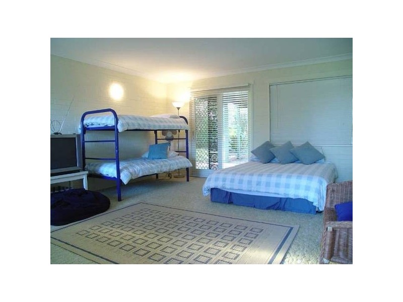 16 Moira Parade, Hawks Nest NSW 2324