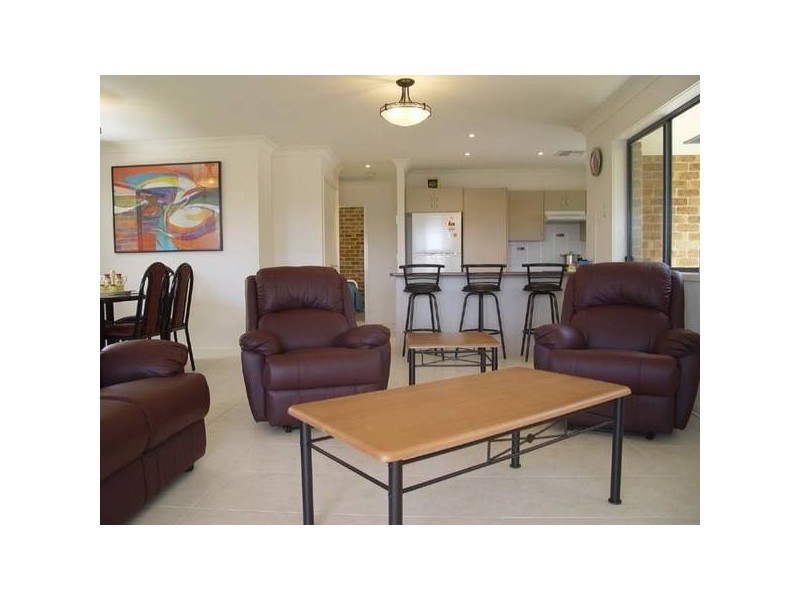 1/5 Russell Street, Hawks Nest NSW 2324