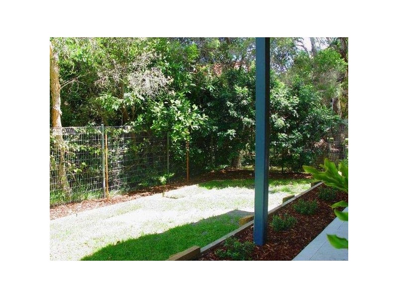 2/5 Russell Street, Hawks Nest NSW 2324