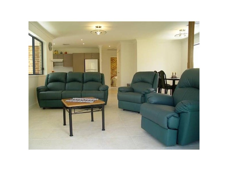 2/5 Russell Street, Hawks Nest NSW 2324