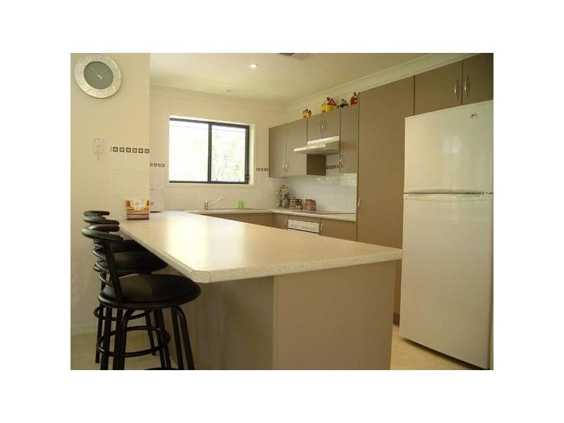 2/5 Russell Street, Hawks Nest NSW 2324