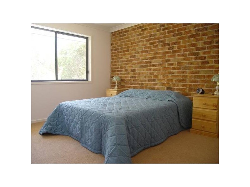 2/5 Russell Street, Hawks Nest NSW 2324