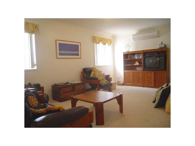 2 Kikarra Crescent, Hawks Nest NSW 2324