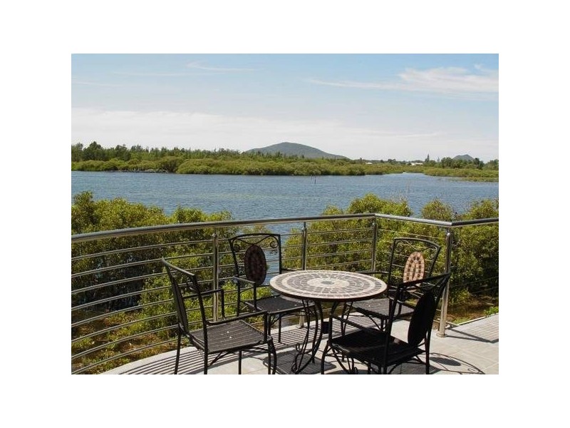 Unit 8, 1 Marine Drive, Tea Gardens NSW 2324