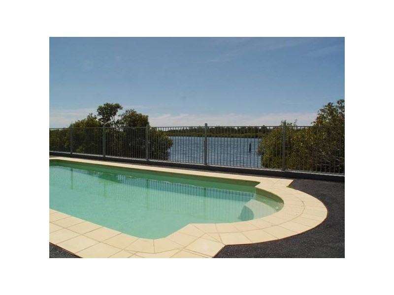 Unit 8, 1 Marine Drive, Tea Gardens NSW 2324