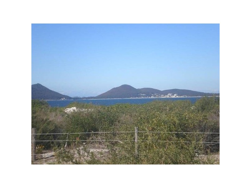 15 The Boulevarde, Hawks Nest NSW 2324