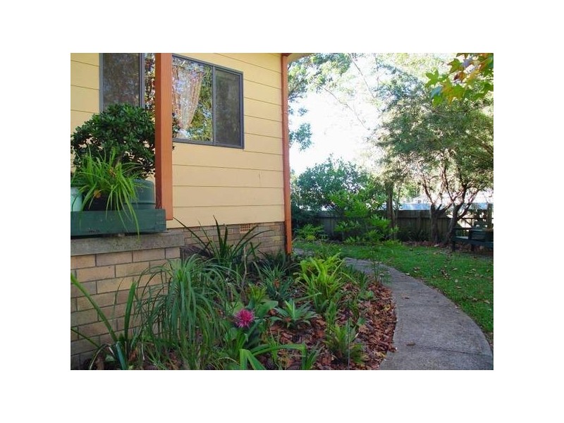 17 COUPLAND Avenue, Tea Gardens NSW 2324