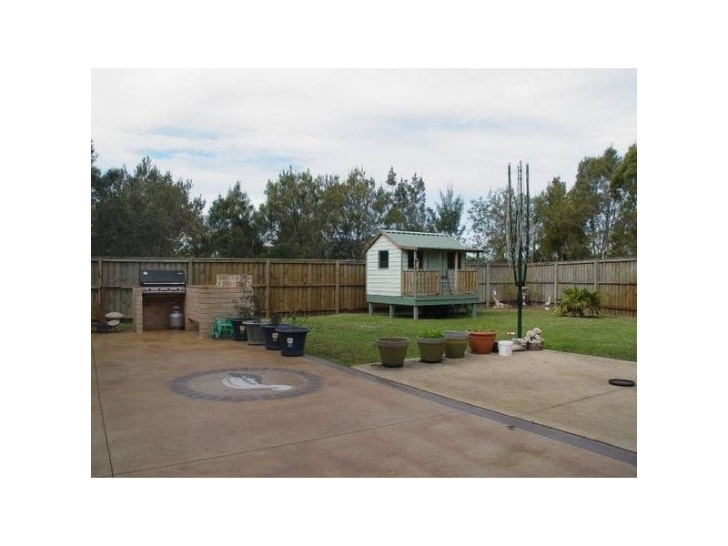 1 Admiralty Avenue, Tea Gardens NSW 2324