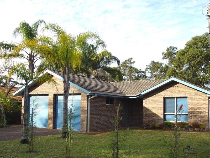 4 Monterra Avenue, Hawks Nest NSW 2324