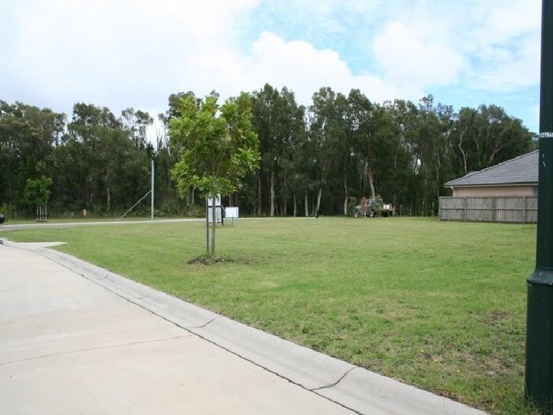 2 Swagman Close, Tea Gardens NSW 2324