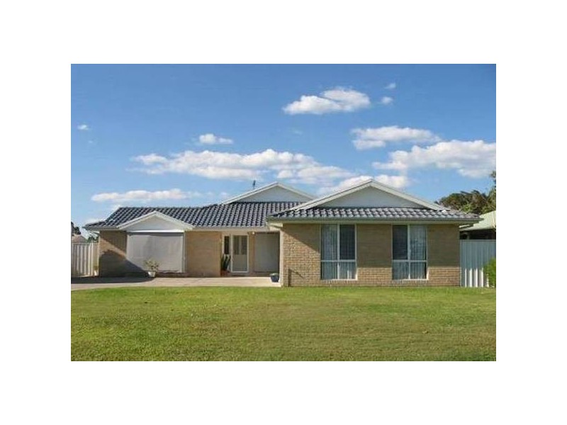 9 Holbert Close, Tea Gardens NSW 2324