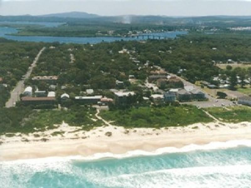 16 Booner Street, Hawks Nest NSW 2324