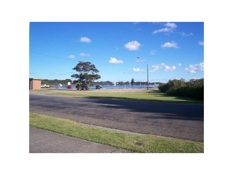 30 Moira Parade, Hawks Nest NSW 2324
