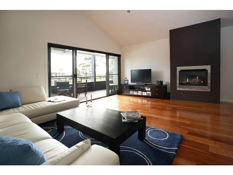 2/6 Muneela Avenue, Hawks Nest NSW 2324