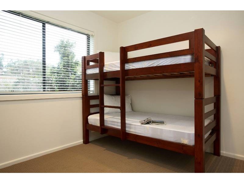 2/6 Muneela Avenue, Hawks Nest NSW 2324