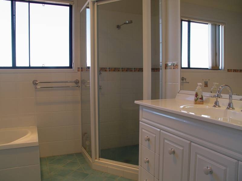 17 WINDWARD CIRCUIT, Tea Gardens NSW 2324