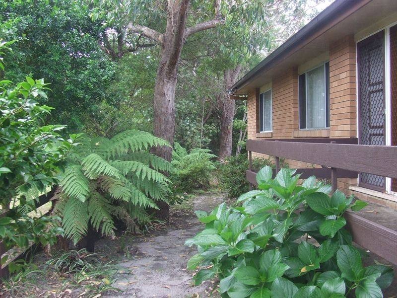 25 Russell Street, Hawks Nest NSW 2324