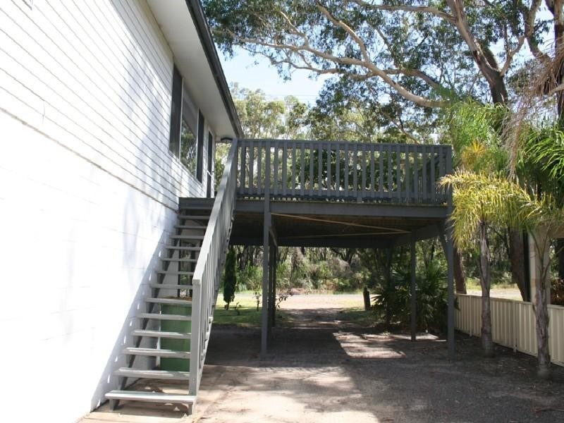 52 Yamba Street, Hawks Nest NSW 2324