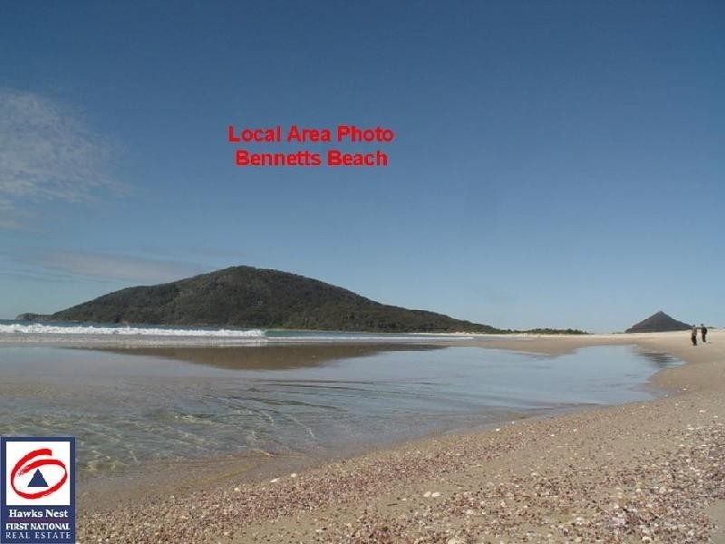 2/70 Mirreen Street, Hawks Nest NSW 2324