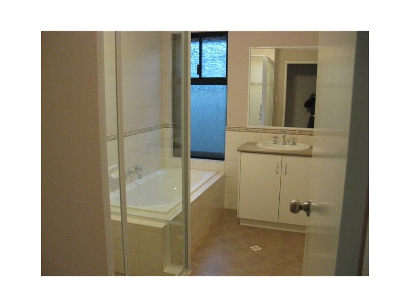 11/4 Reynolds Place, South Hedland WA 6722