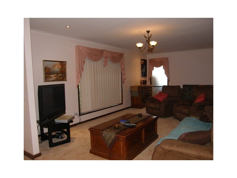 6 Klondyke Place, Newman WA 6753