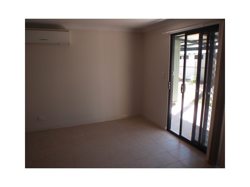 2/4 Reynolds Place, South Hedland WA 6722