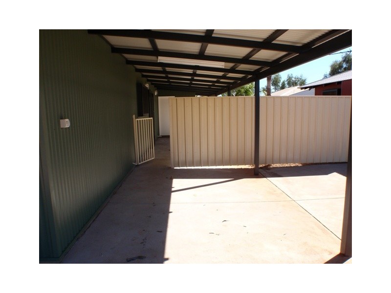 2/4 Reynolds Place, South Hedland WA 6722