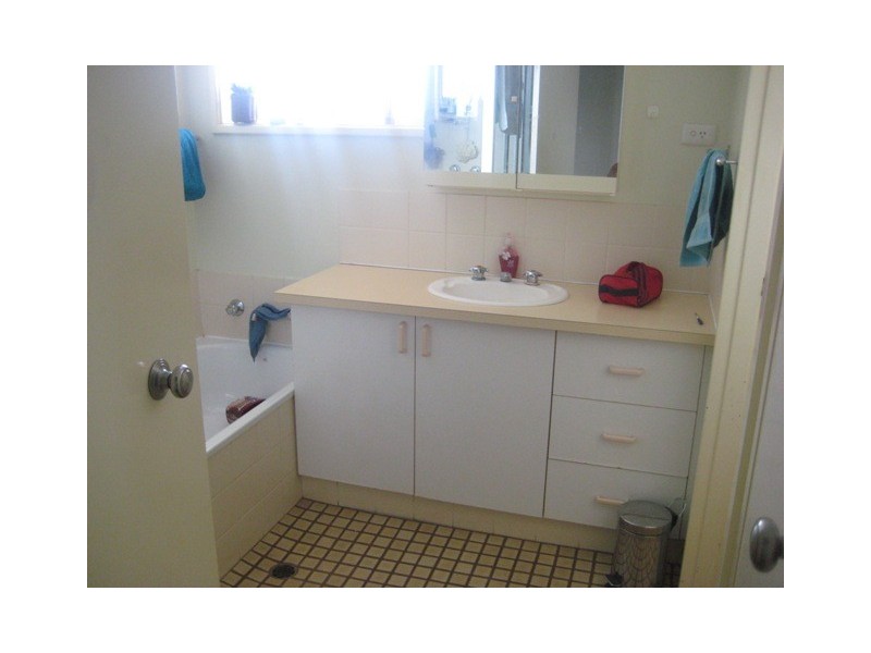 4 Howard Drive, Newman WA 6753