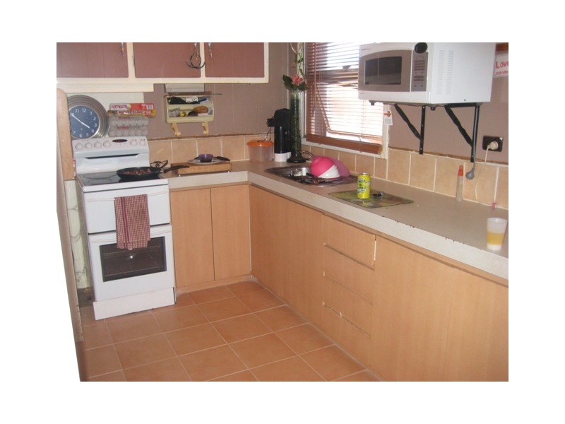 6 Warman Ave, Newman WA 6753