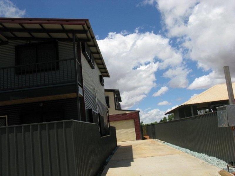 16B Somerset Cres, South Hedland WA 6722