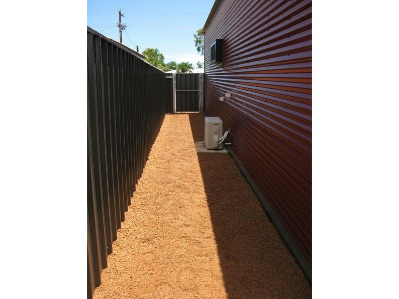 16B Somerset Cres, South Hedland WA 6722