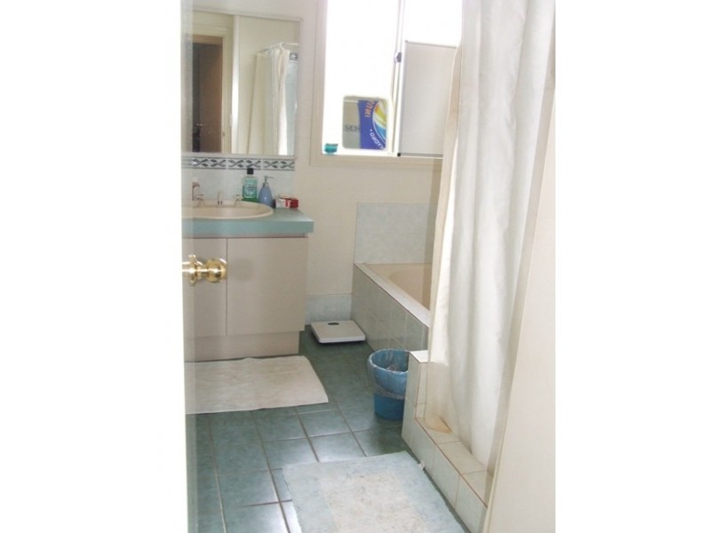 5 Daniels Dr, Newman WA 6753