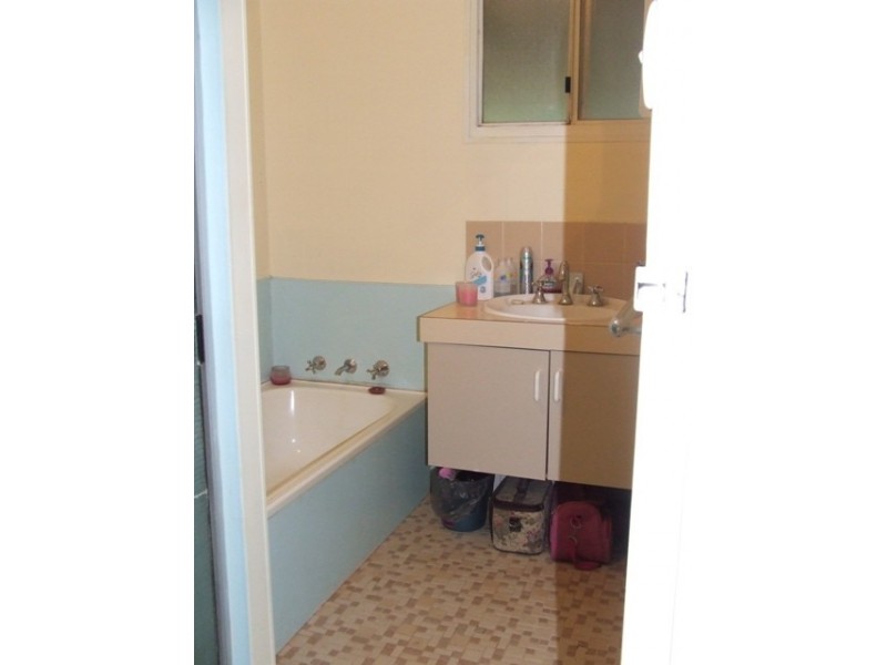 14 Trotman Ave, Newman WA 6753