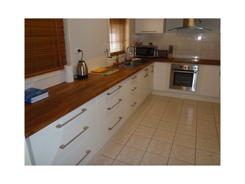 9 Koombana Ave, South Hedland WA 6722